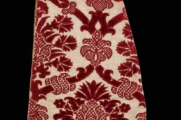 Velvet, Florence, third quarter of XVI cent. Figured, cisele velvet; silk