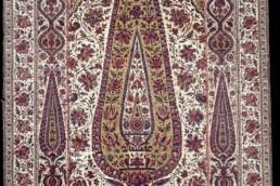 Pannello –Palampore, India (Andhra Pradesh), sec. XIX fine. Tela stampata, dipinta, chinizata; cotone, pigmento naturale e metallico.