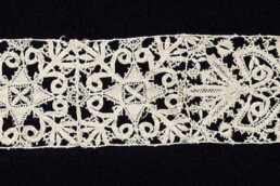 Bordo, Italia, sec. 1630 ca. Merletto ad ago con estremità a trecce.